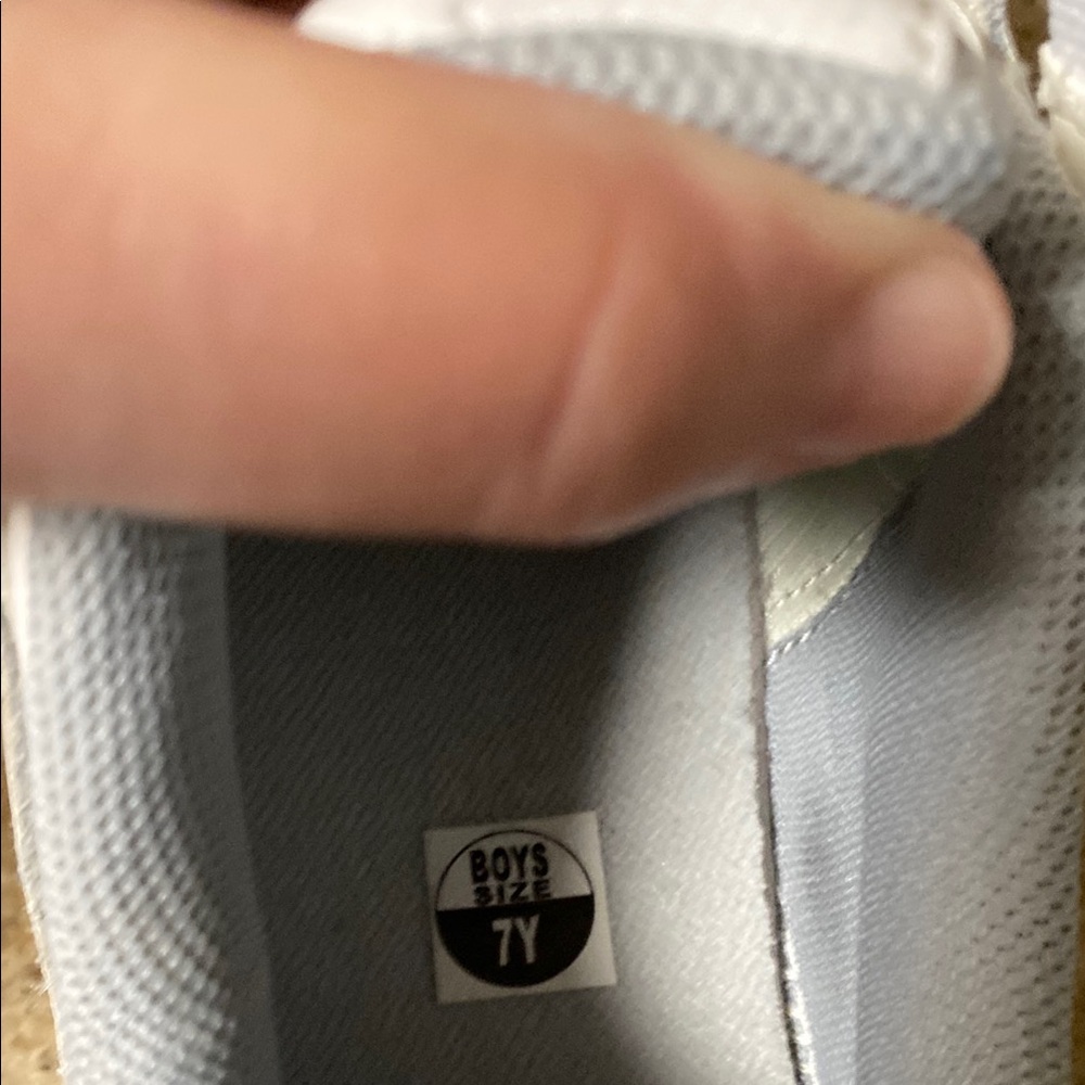 Nike Shox Men's White Athletic Shoes - Picture 7 of 7
